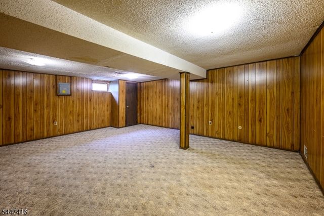 906 Robin Rd, Hillsborough Twp., NJ 08844