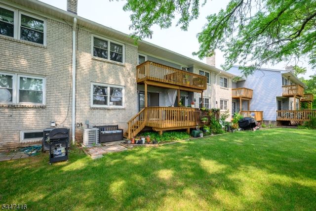 906 Robin Rd, Hillsborough Twp., NJ 08844