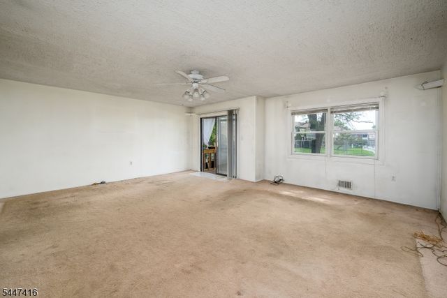 906 Robin Rd, Hillsborough Twp., NJ 08844