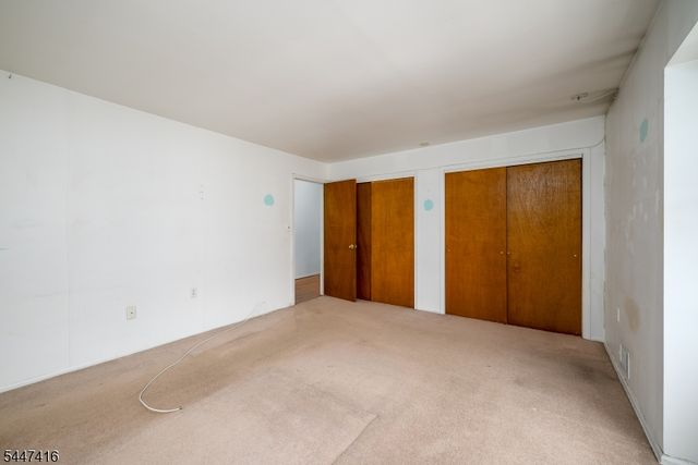 906 Robin Rd, Hillsborough Twp., NJ 08844