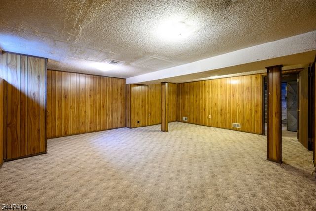 906 Robin Rd, Hillsborough Twp., NJ 08844