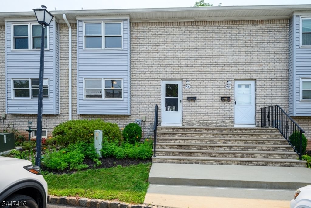 906 Robin Rd, Hillsborough Twp., NJ 08844