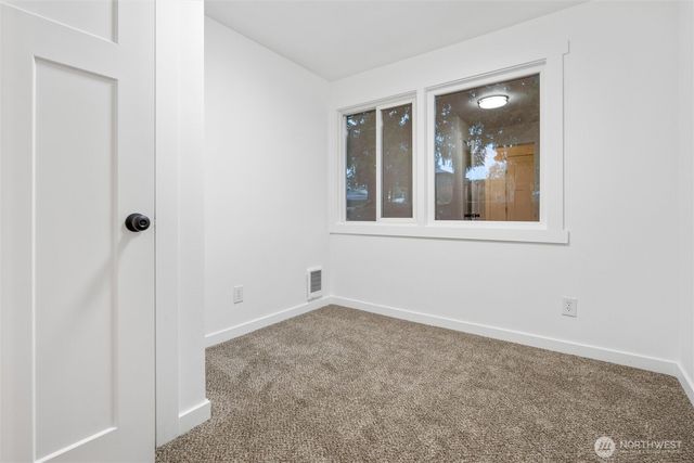 2220 Trenton Avenue, Bremerton, WA 98310