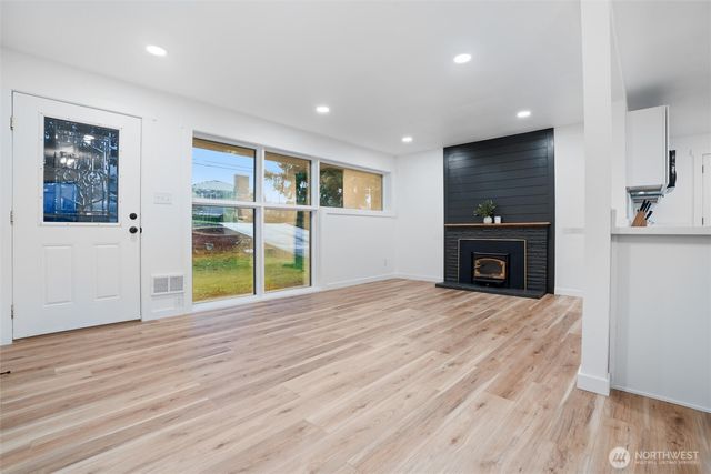 2220 Trenton Avenue, Bremerton, WA 98310