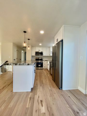 1440 W COUNTRYWOOD LN, West Jordan, UT 84088