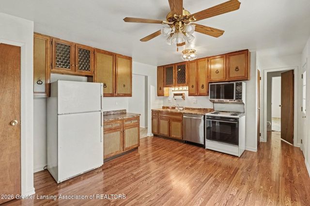 3224 Continental Drive, Lansing, MI 48911