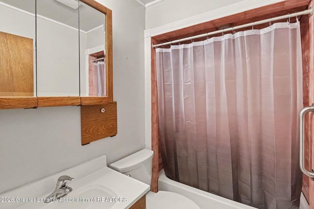 3224 Continental Drive, Lansing, MI 48911