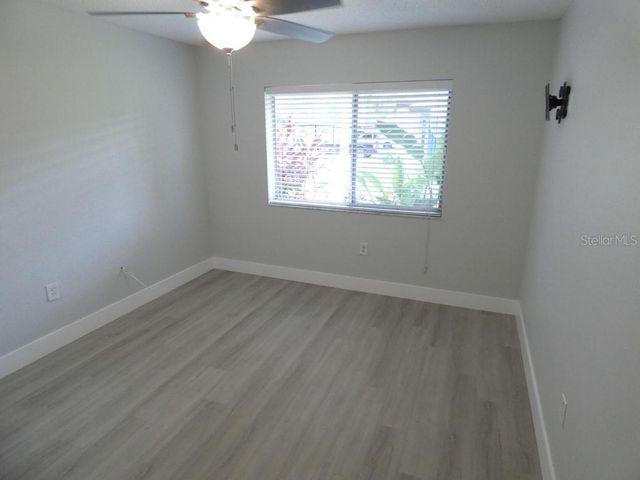 1024 10TH CIRCLE SE, Largo, FL 33771