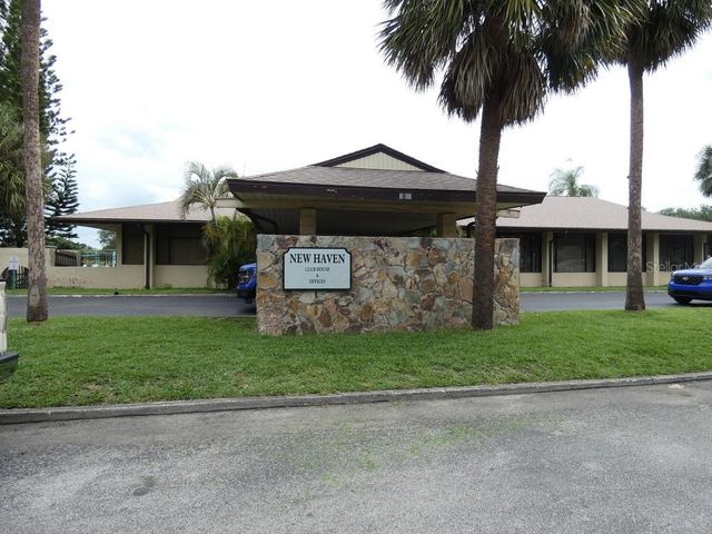 1024 10TH CIRCLE SE, Largo, FL 33771
