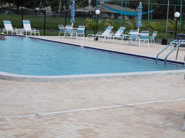 1024 10TH CIRCLE SE, Largo, FL 33771