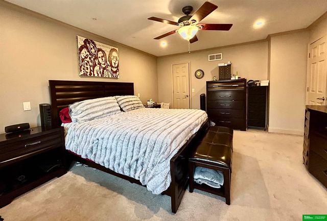 555 S 157th Avenue Circle, Omaha, NE 68118