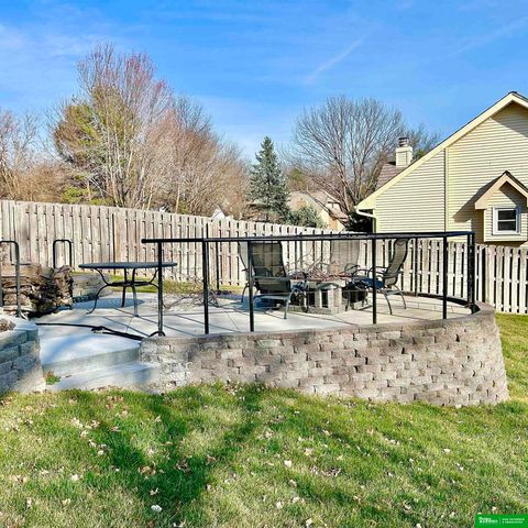 555 S 157th Avenue Circle, Omaha, NE 68118