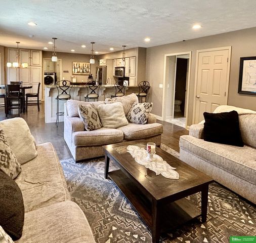 555 S 157th Avenue Circle, Omaha, NE 68118