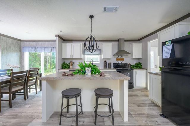 1041 NE COUNTY ROAD 125, Lawtey, FL 32058