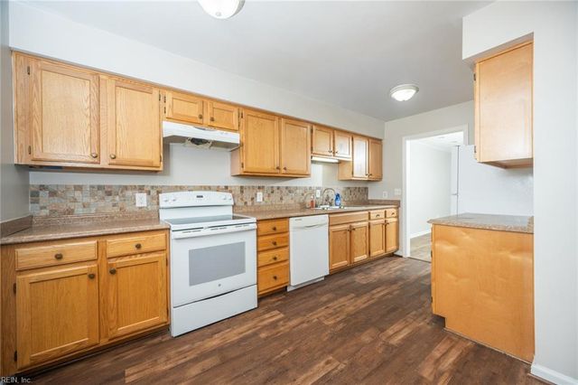 1306 Wakefield DR, Virginia Beach, VA 23455