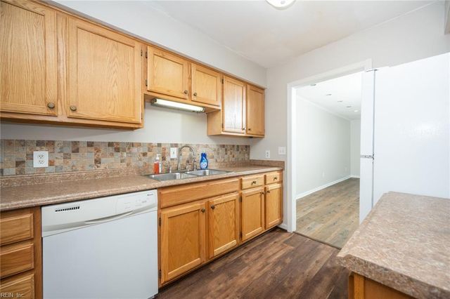 1306 Wakefield DR, Virginia Beach, VA 23455