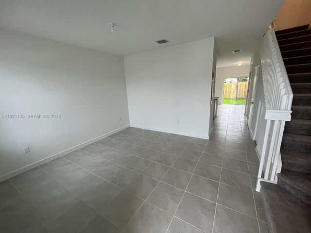 2696 SE 18th St 2696, Homestead, FL 33035