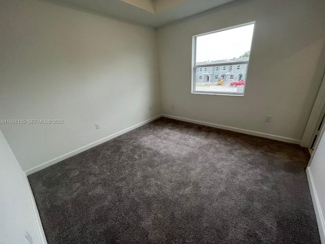 2696 SE 18th St 2696, Homestead, FL 33035