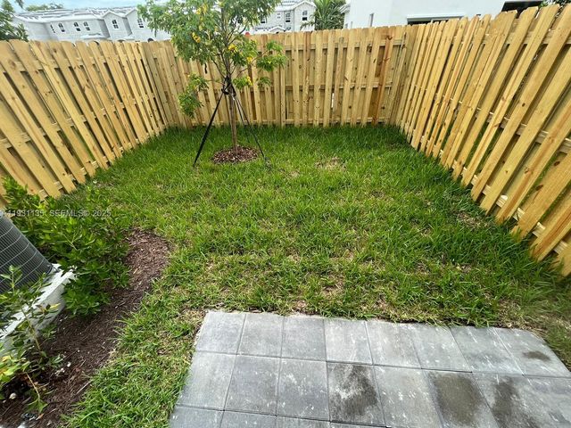 2696 SE 18th St 2696, Homestead, FL 33035