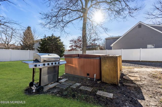 537 Longboat Avenue, Beachwood, NJ 08722