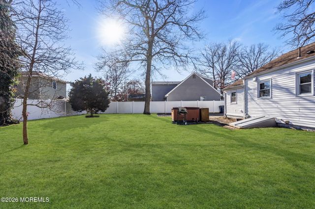 537 Longboat Avenue, Beachwood, NJ 08722