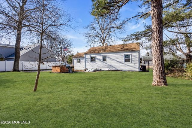 537 Longboat Avenue, Beachwood, NJ 08722