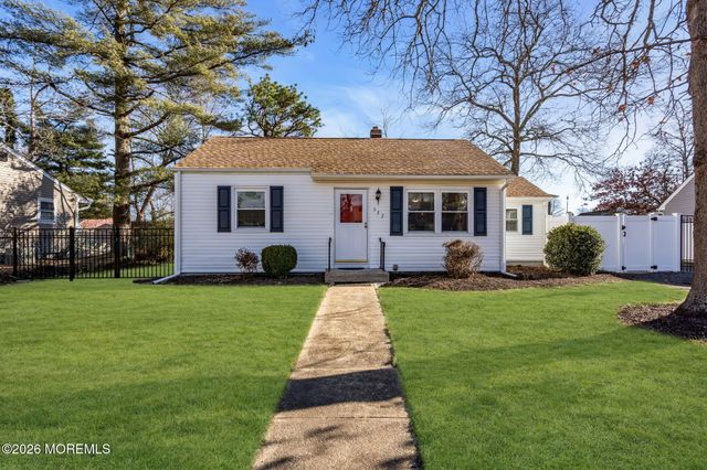 537 Longboat Avenue, Beachwood, NJ 08722