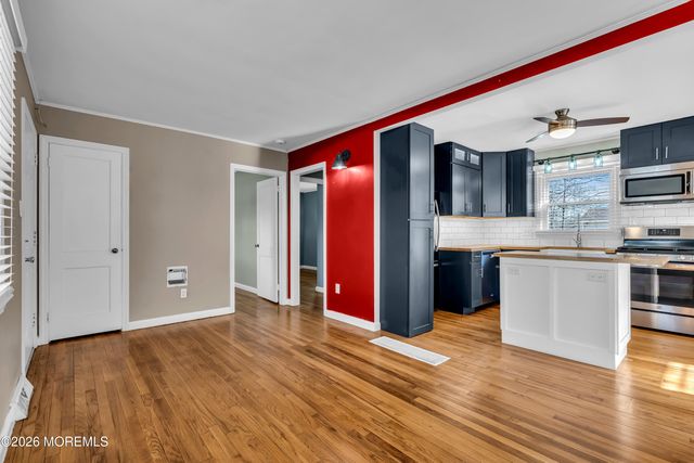 537 Longboat Avenue, Beachwood, NJ 08722