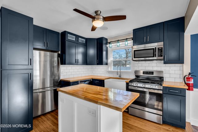 537 Longboat Avenue, Beachwood, NJ 08722