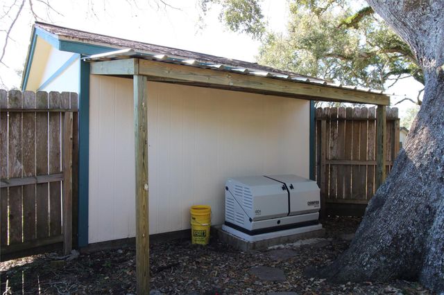 402 E Smith Street, Brazoria, TX 77422