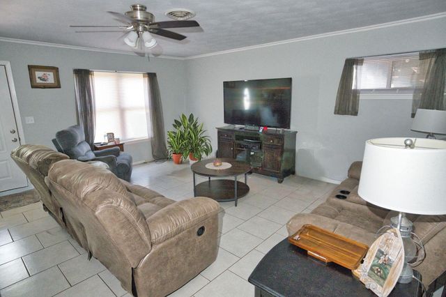 402 E Smith Street, Brazoria, TX 77422