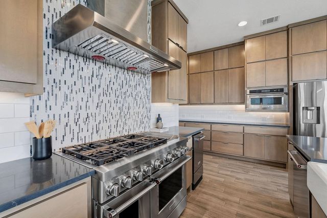 2414 Sunset Vista CIR 32, Spicewood, TX 78669