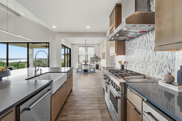 2414 Sunset Vista CIR 32, Spicewood, TX 78669