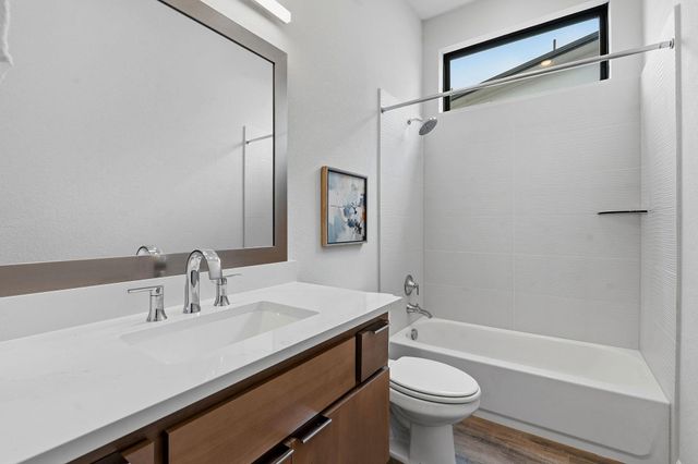 2414 Sunset Vista CIR 32, Spicewood, TX 78669