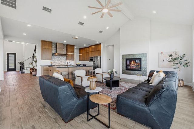 2414 Sunset Vista CIR 32, Spicewood, TX 78669