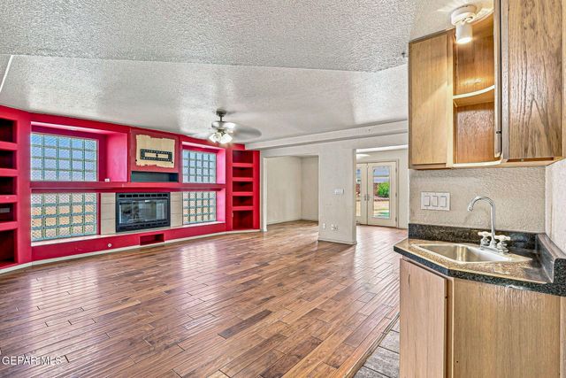 1900 PUEBLO CORONA Lane, El Paso, TX 79936