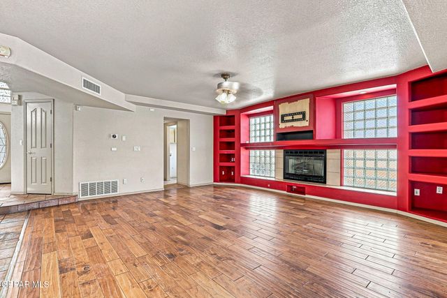 1900 PUEBLO CORONA Lane, El Paso, TX 79936