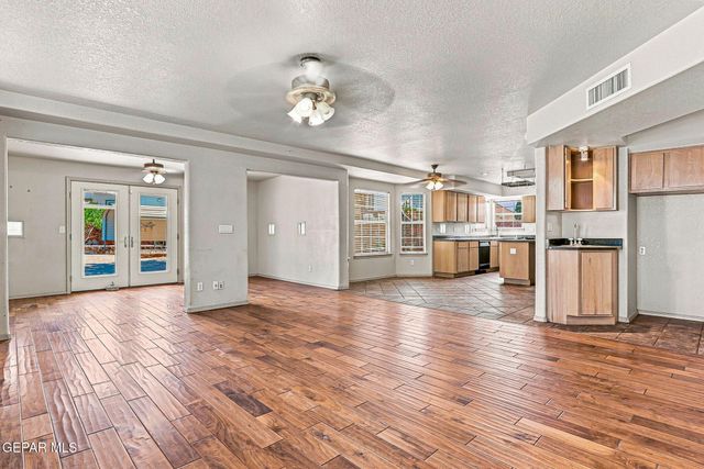 1900 PUEBLO CORONA Lane, El Paso, TX 79936