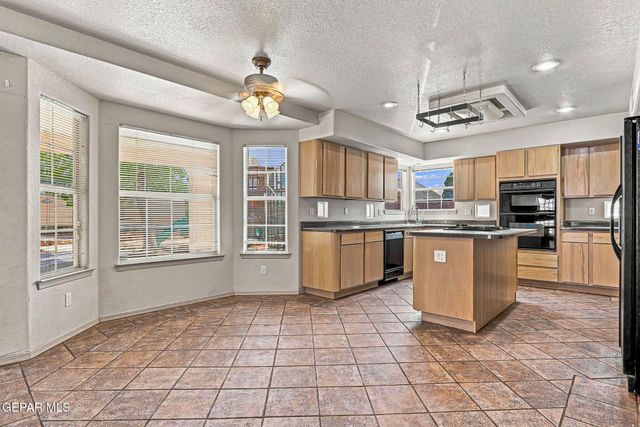 1900 PUEBLO CORONA Lane, El Paso, TX 79936