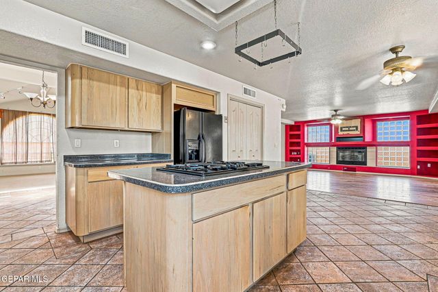 1900 PUEBLO CORONA Lane, El Paso, TX 79936