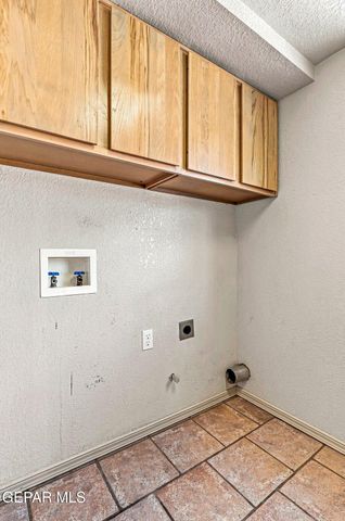 1900 PUEBLO CORONA Lane, El Paso, TX 79936