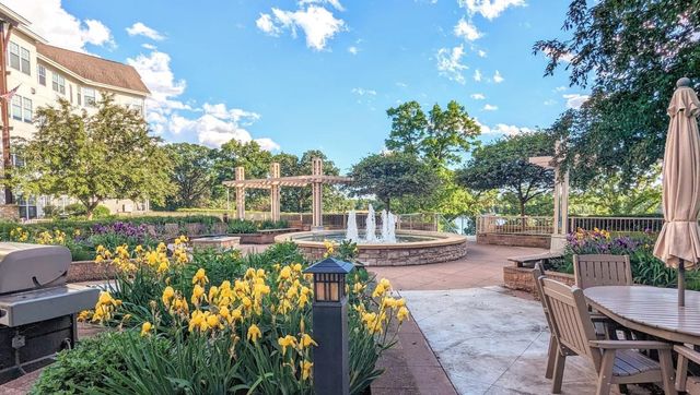 1900 Rush Lake Trail 232, New Brighton, MN 55112