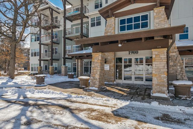 1900 Rush Lake Trail 232, New Brighton, MN 55112