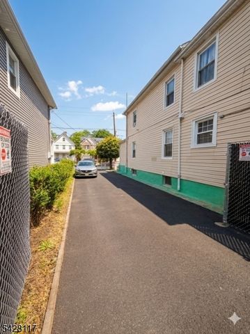 627 w 3rd, Plainfield City, NJ 07060