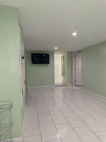 627 w 3rd, Plainfield City, NJ 07060