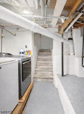 627 w 3rd, Plainfield City, NJ 07060