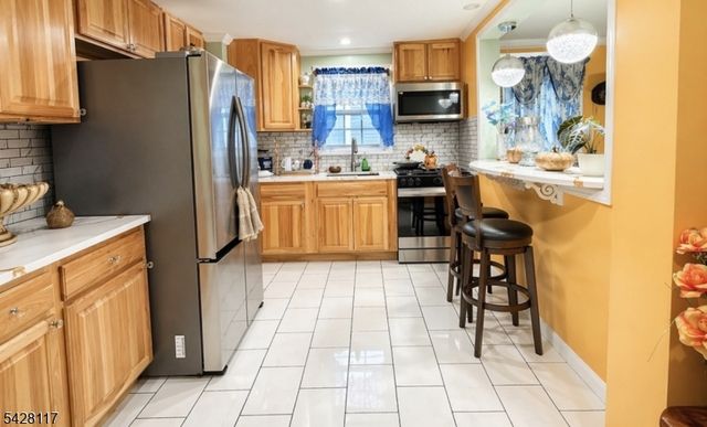 627 w 3rd, Plainfield City, NJ 07060