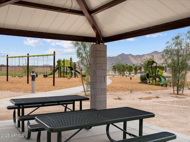 22660 W PONTIAC Drive, Surprise, AZ 85387