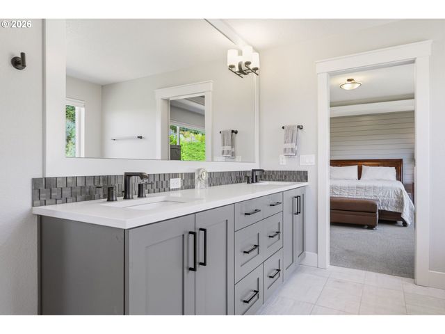 12130 Sw 173RD Ter, Beaverton, OR 97007