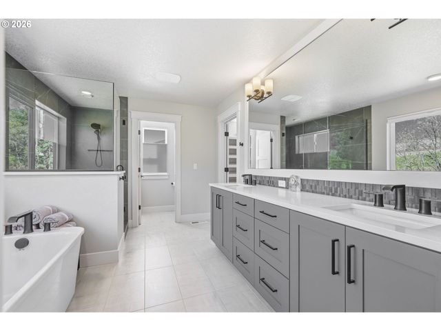 12130 Sw 173RD Ter, Beaverton, OR 97007